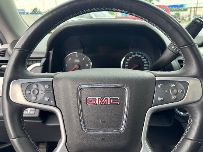 Used 2017 GMC Yukon SLT w/ Premium Edition AWD/4WD image 22
