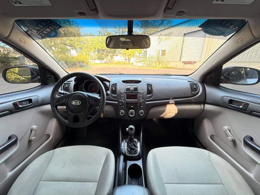 Used 2012 Kia Forte LX FWD image 12