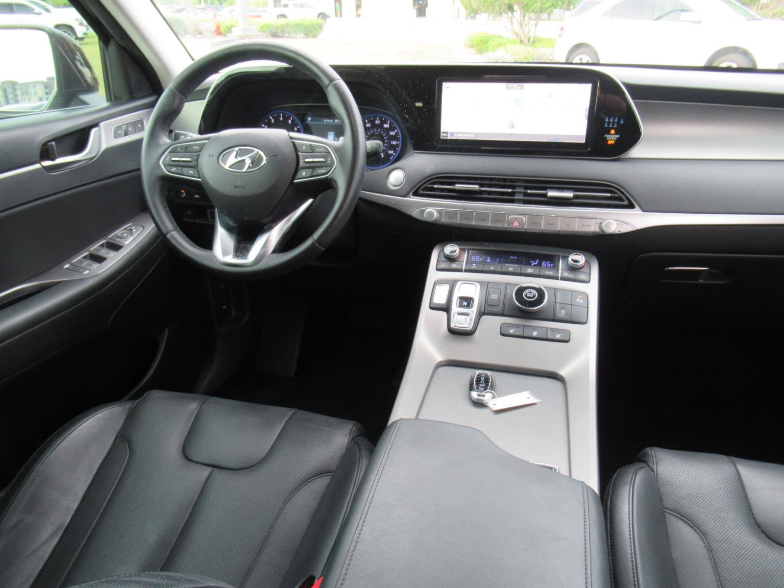 Used 2022 Hyundai Palisade SEL w/ 8P Bench Seat Package FWD image 13