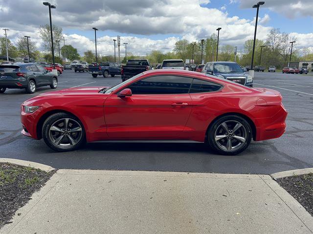 Used 2017 Ford Mustang Coupe RWD image 4