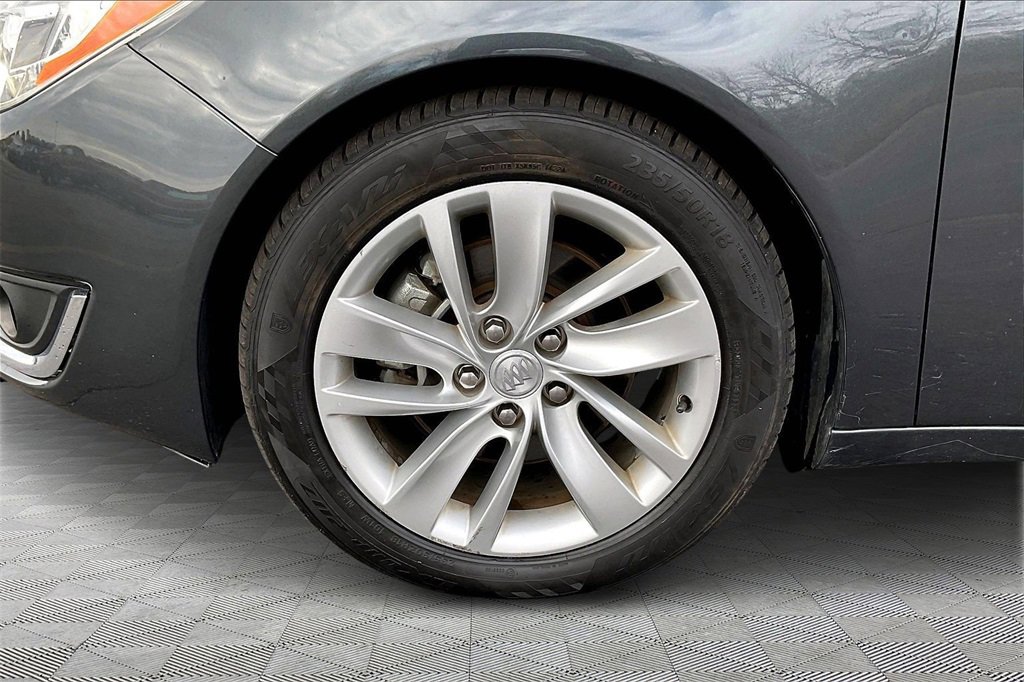 Used 2017 Buick Regal Premium image 34