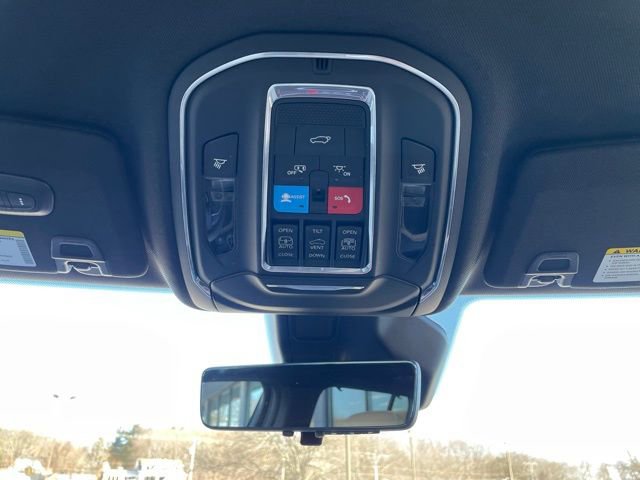 Used 2023 Jeep Grand Cherokee Limited w/ Luxury Tech Group II image 25