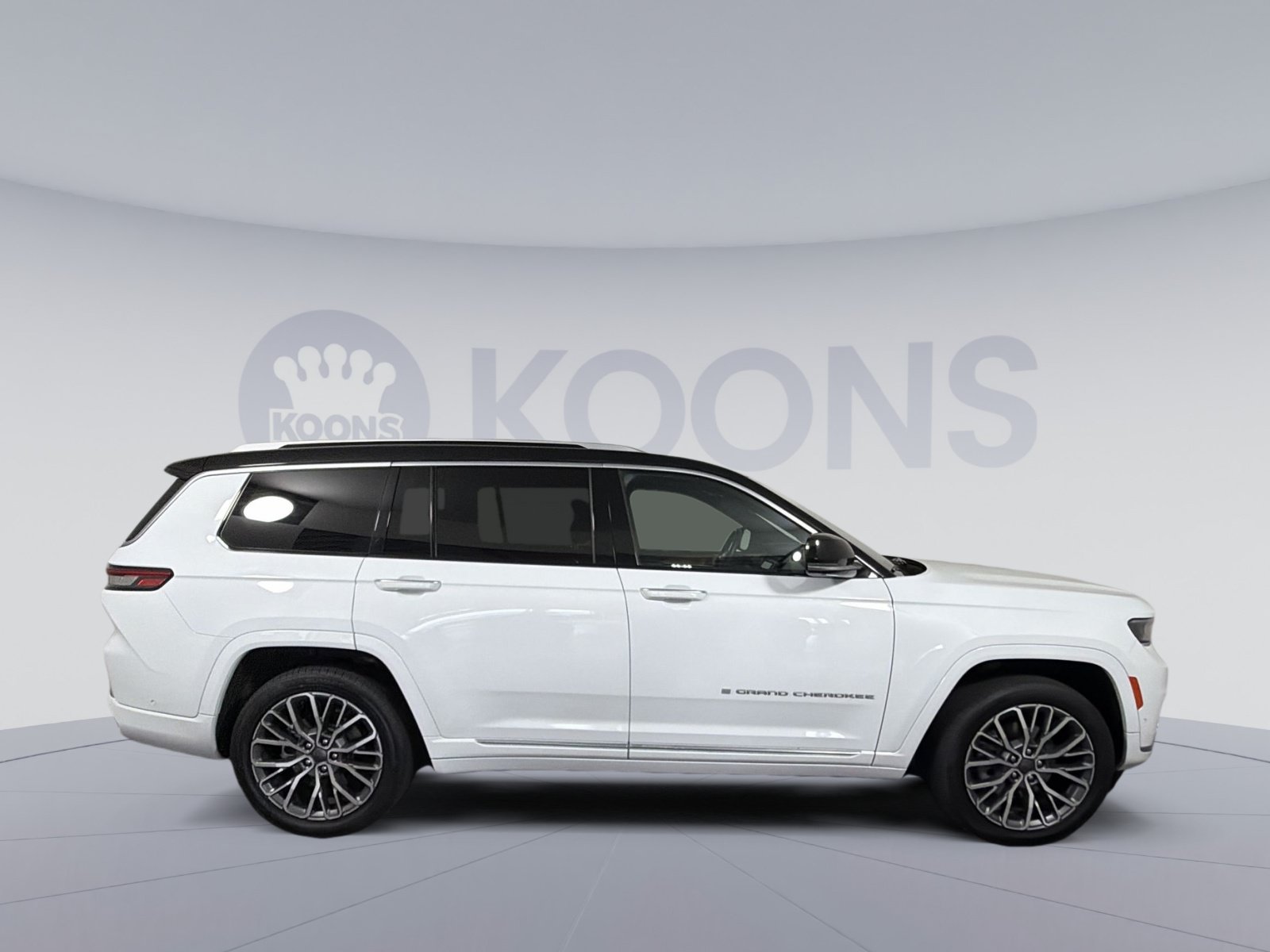 Used 2023 Jeep Grand Cherokee L Summit AWD/4WD image 8