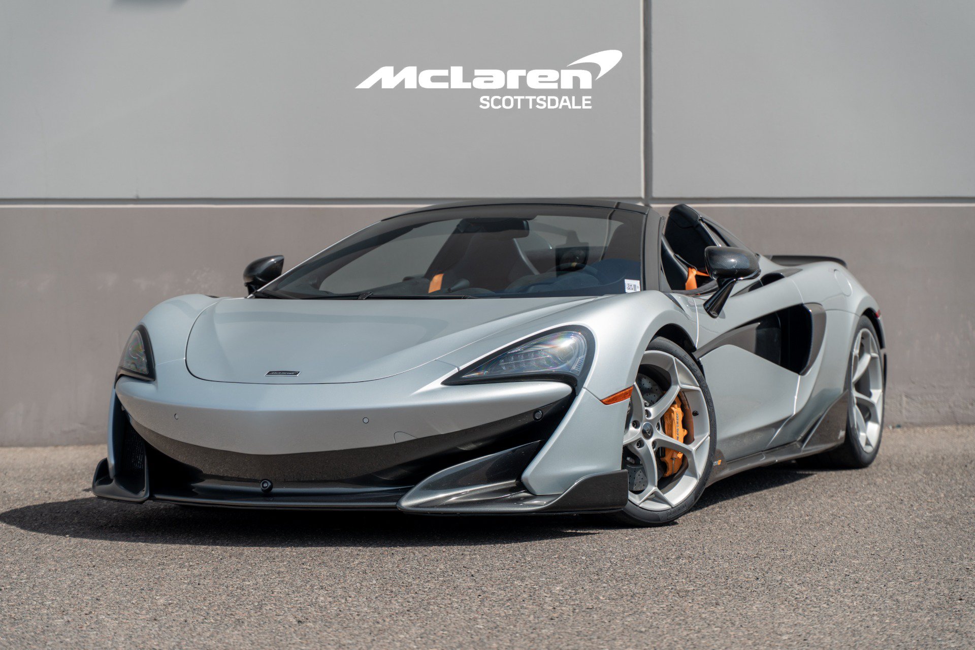 Used 2020 McLaren 600LT Spider RWD image 2
