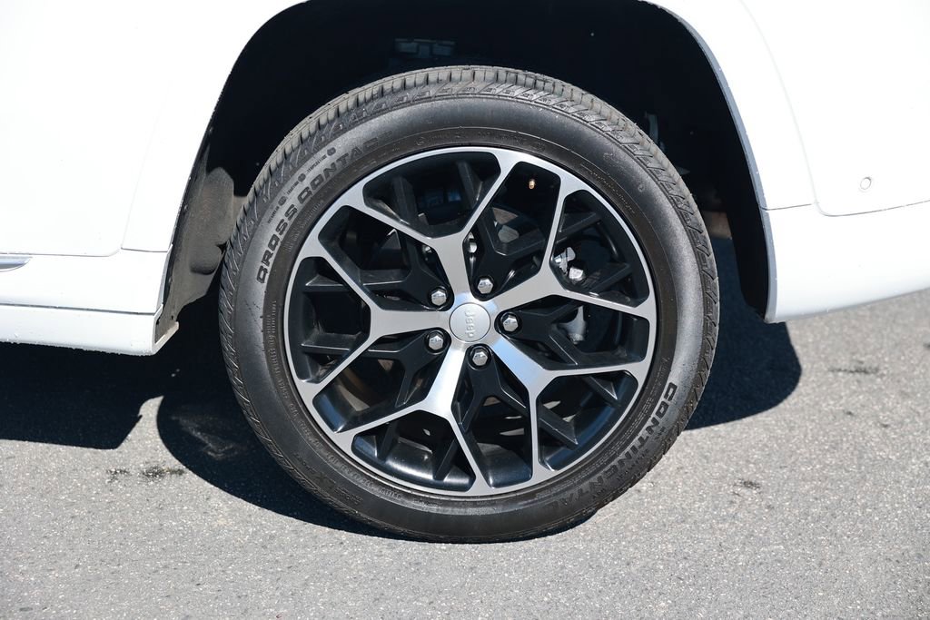 Used 2022 Jeep Grand Cherokee Summit AWD/4WD image 10