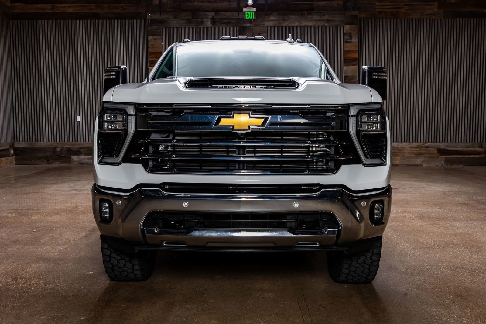 Used 2024 Chevrolet Silverado 2500 LTZ w/ LTZ Premium Package image 2