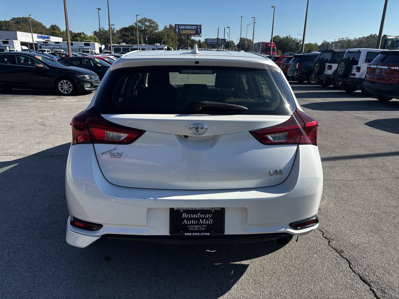 Used 2018 Toyota Corolla iM w/ Carpet Mat Package (TMS) FWD image 4