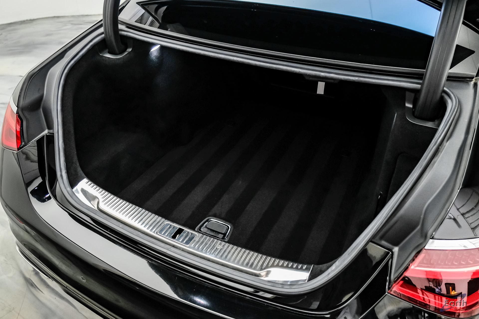 Used 2024 Mercedes-Benz S 580 4MATIC Sedan w/ AMG Line image 98