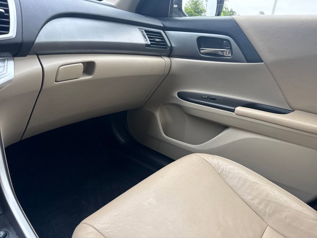 Used 2013 Honda Accord LX image 17