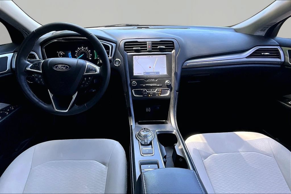 Used 2020 Ford Fusion SE w/ Equipment Group 151A FWD image 8