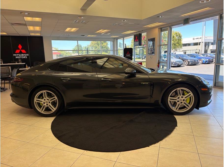 Used 2018 Porsche Panamera 4 AWD/4WD image 4