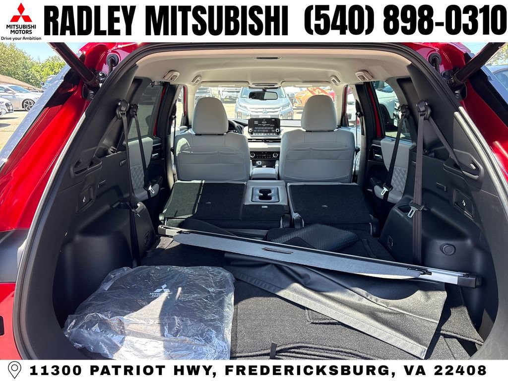 Used 2023 Mitsubishi Outlander SEL AWD/4WD image 14