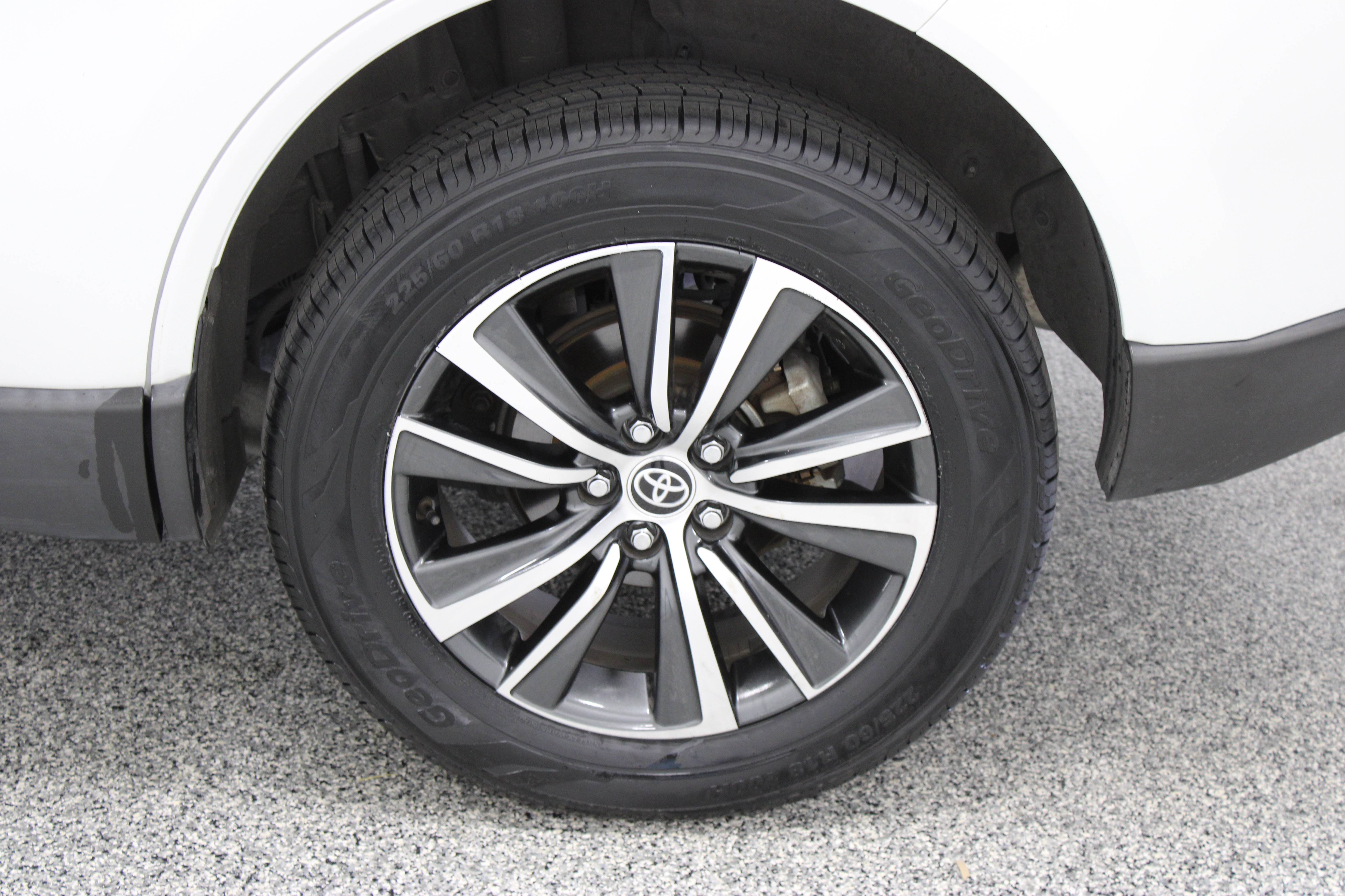 Certified 2023 Toyota Venza LE AWD/4WD image 10