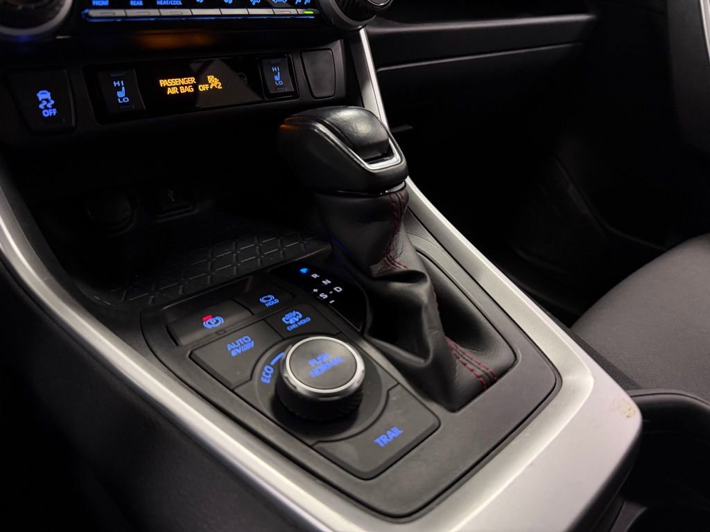Used 2021 Toyota RAV4 SE image 20