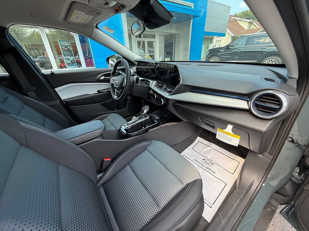 New 2026 Chevrolet Trax LT w/ LT Convenience Package FWD image 38