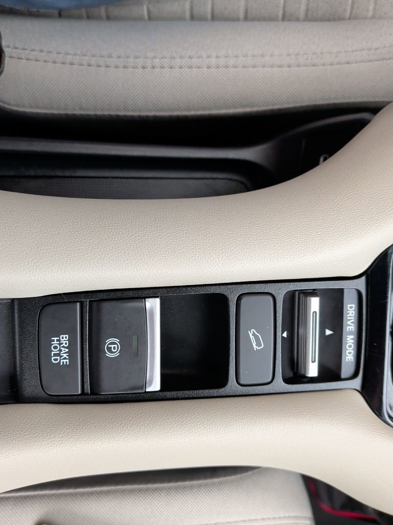 Certified 2025 Honda HR-V LX image 21