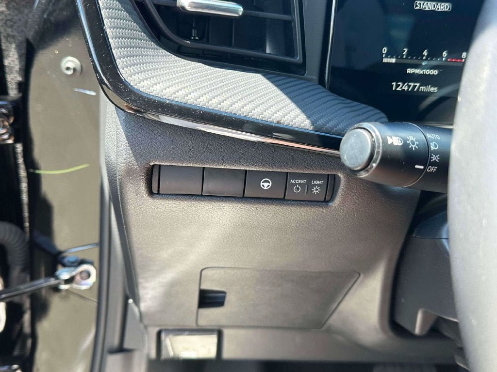 Certified 2025 Nissan Kicks SR w/ Interior Electronics Package AWD/4WD image 19