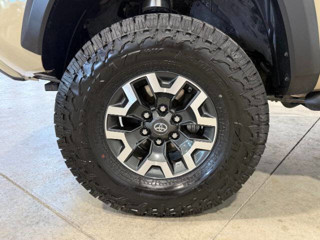 Used 2016 Toyota Tacoma TRD Off-Road w/ Towing Package image 13
