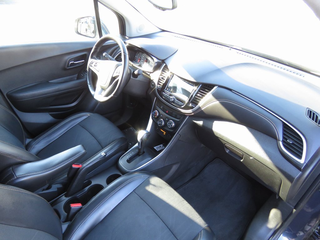 Used 2018 Chevrolet Trax LT w/ Sun & Sound Package image 14