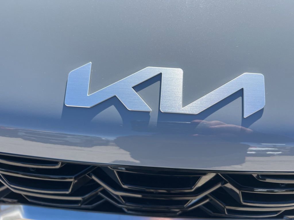 Certified 2025 Kia Sorento S image 29