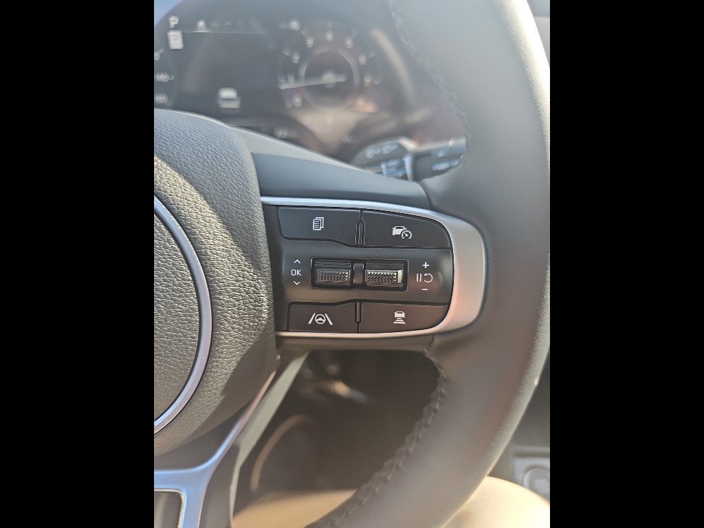 New 2025 Kia Sportage SX image 13