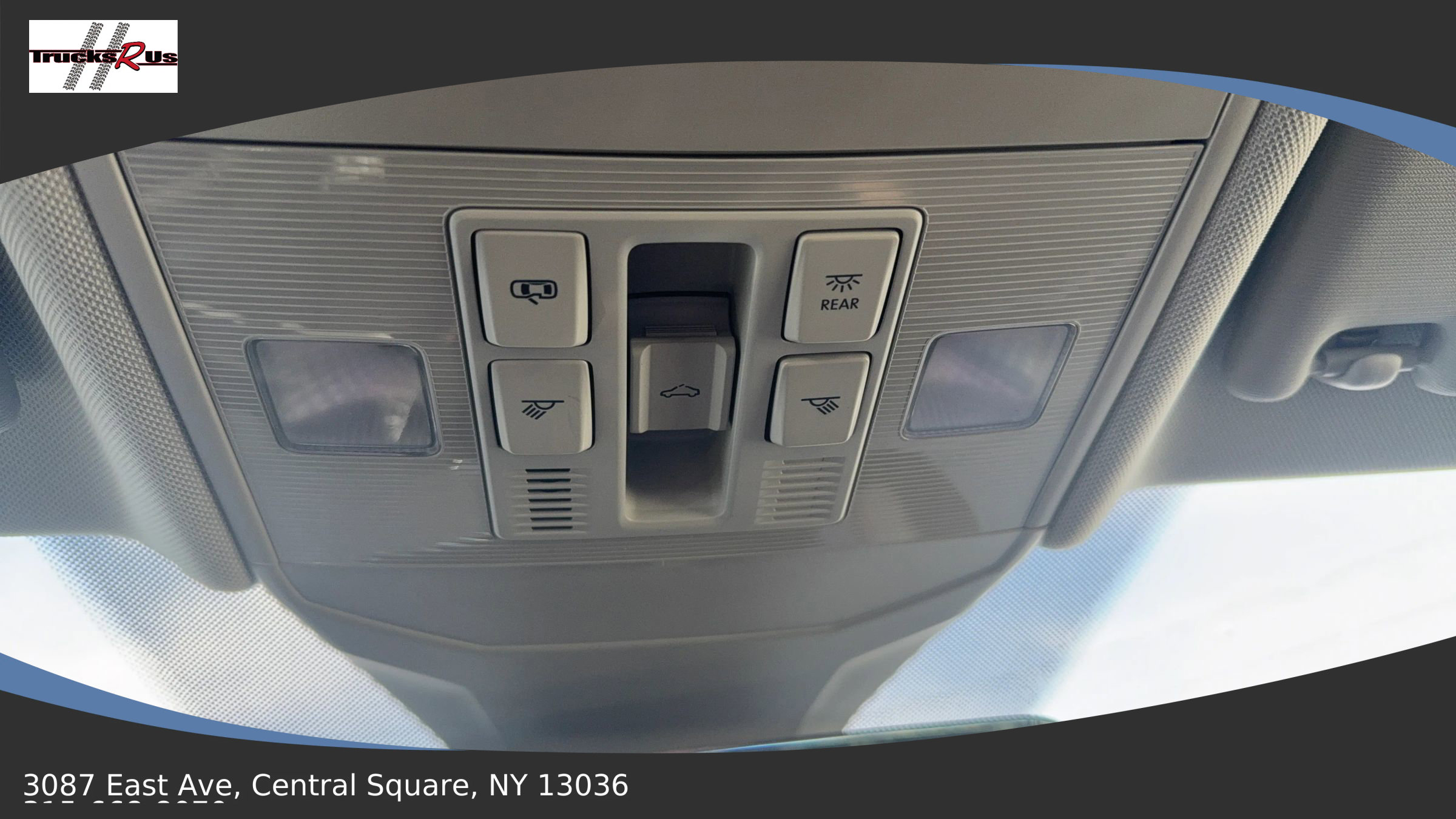 Used 2025 Volkswagen Jetta SEL image 27