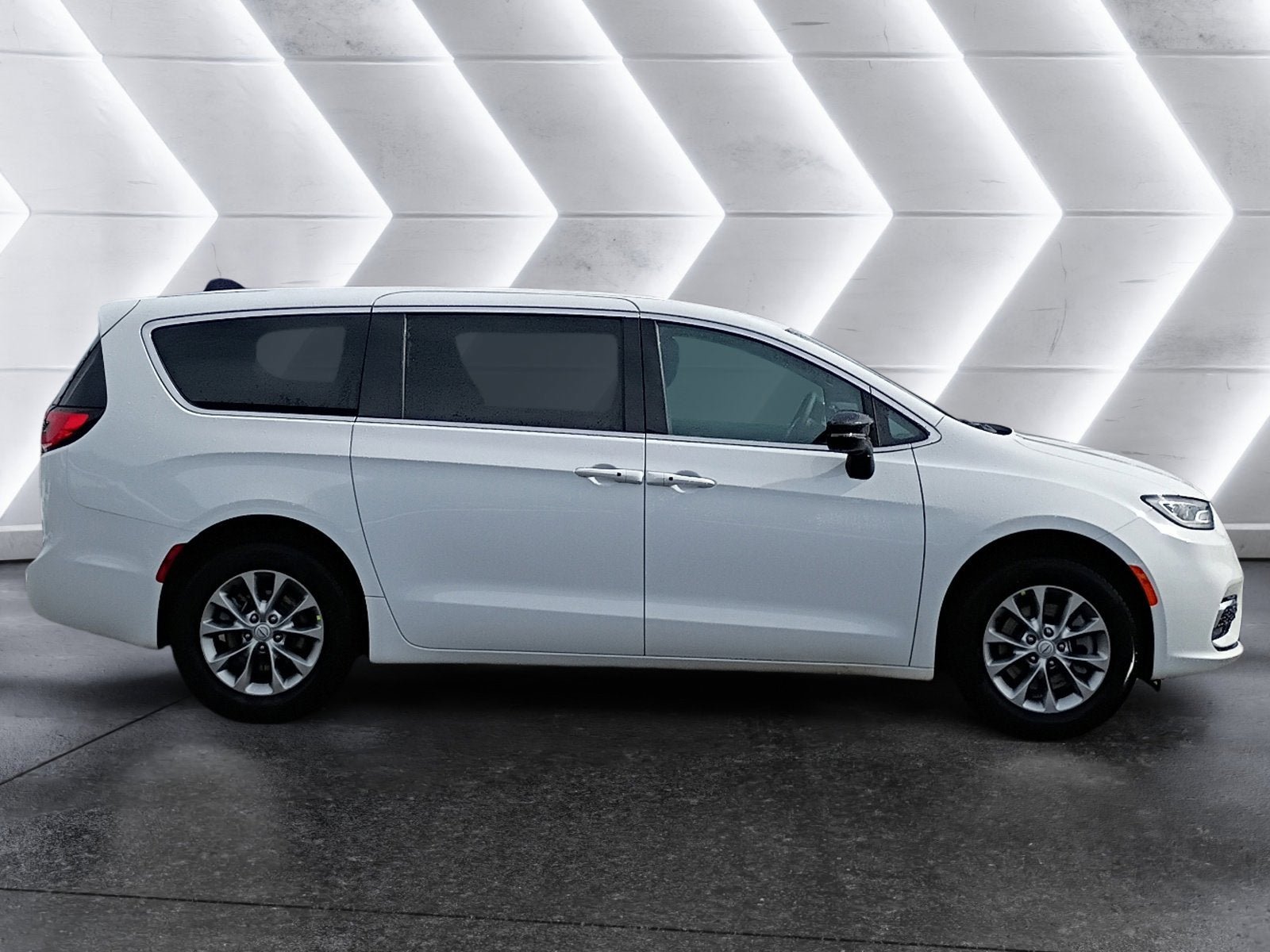 New 2026 Chrysler Pacifica Select image 7