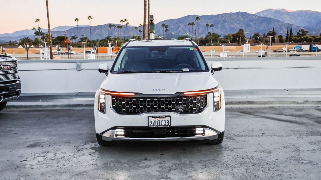 Used 2026 Kia Carnival SX image 3