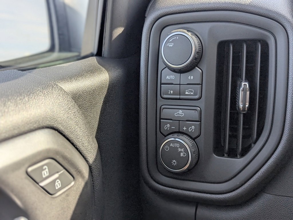 New 2026 Chevrolet Silverado 1500 W/T image 19