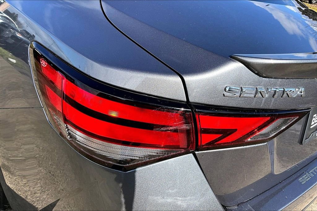 Used 2021 Nissan Sentra SR w/ Lighting Package FWD image 29