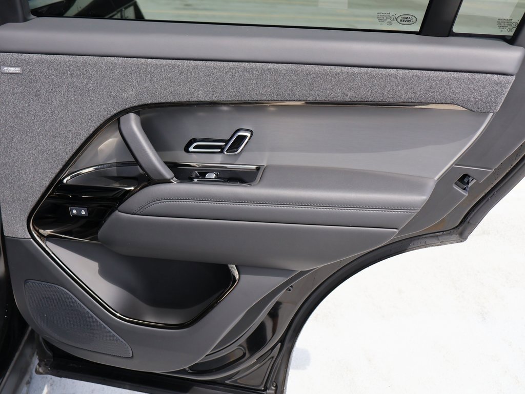 Used 2024 Land Rover Range Rover Sport Dynamic SE image 15