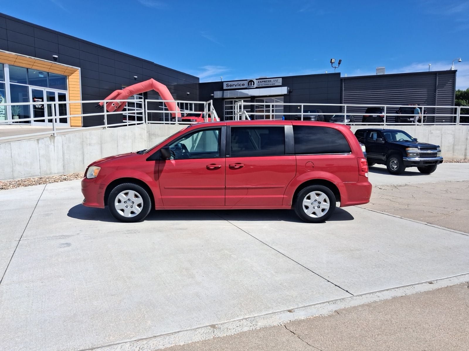 Used 2012 Dodge Grand Caravan SE FWD image 2