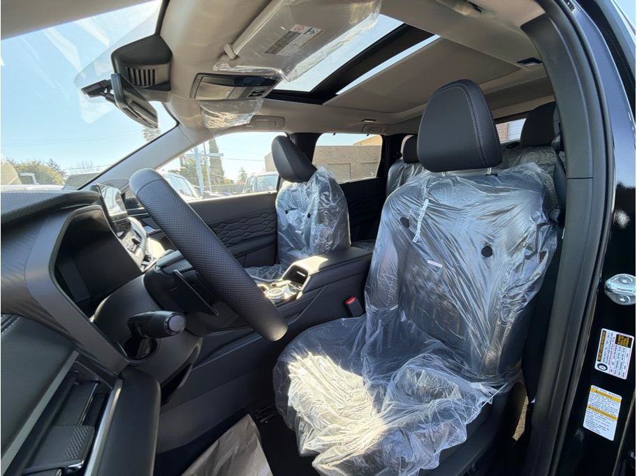 New 2026 Mitsubishi Outlander SEL FWD image 18