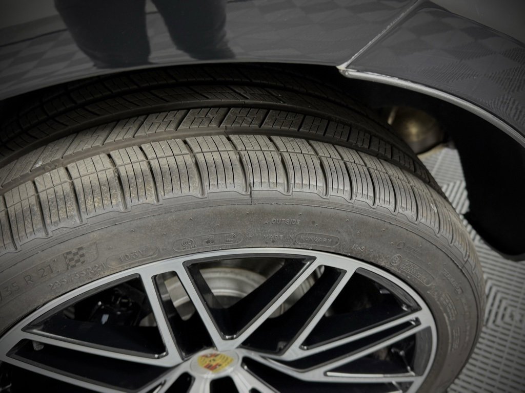 Certified 2025 Porsche Macan image 21