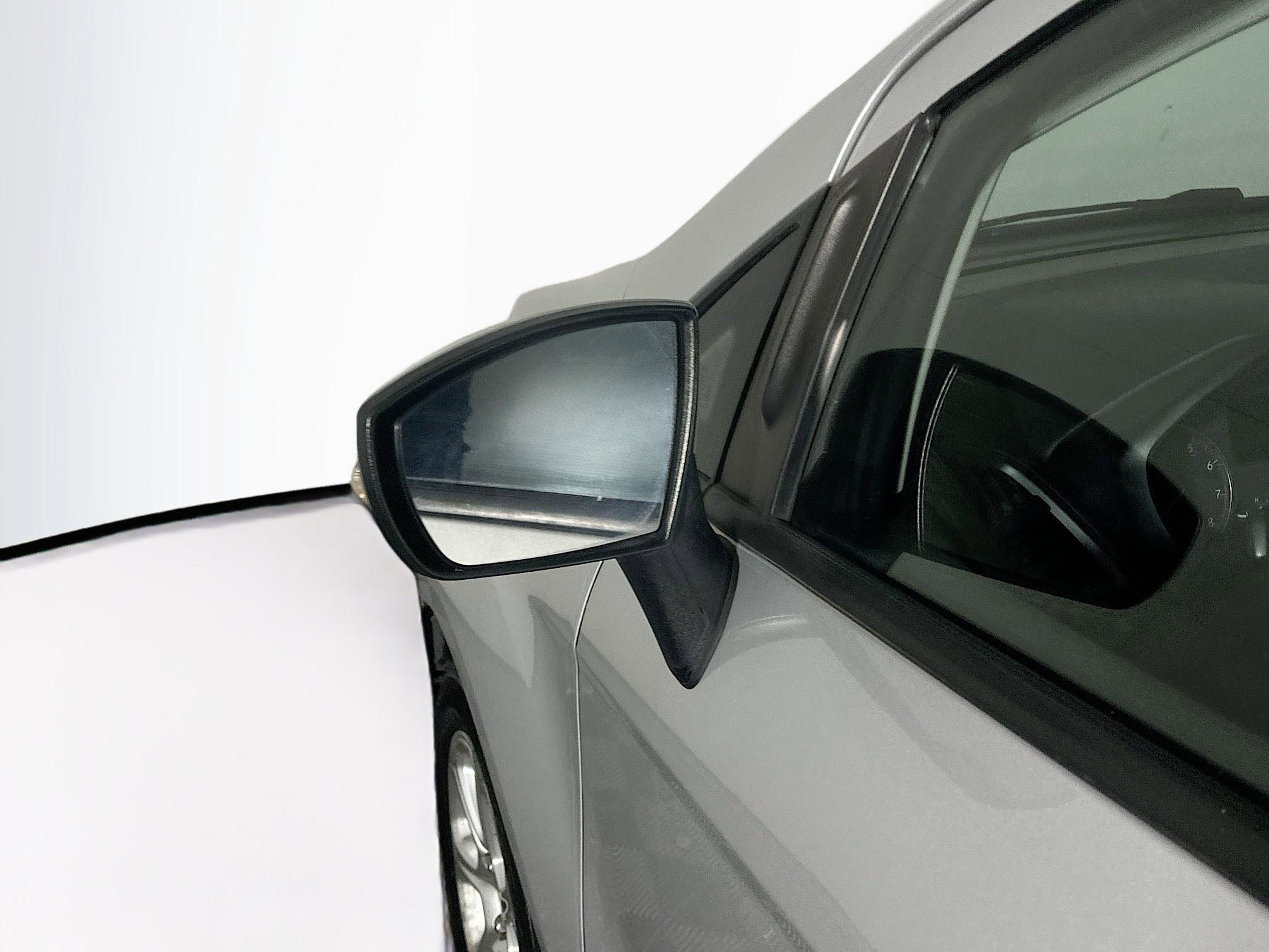 Used 2018 Ford EcoSport SE w/ SE Convenience Package image 16