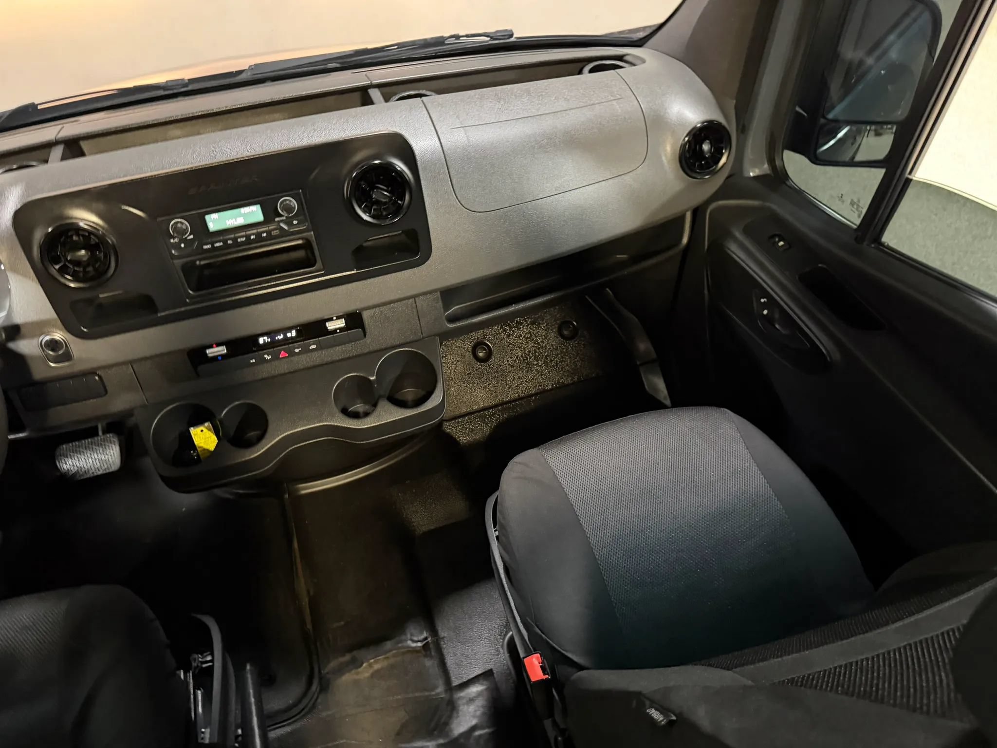 Used 2019 Mercedes-Benz Sprinter 170 image 48