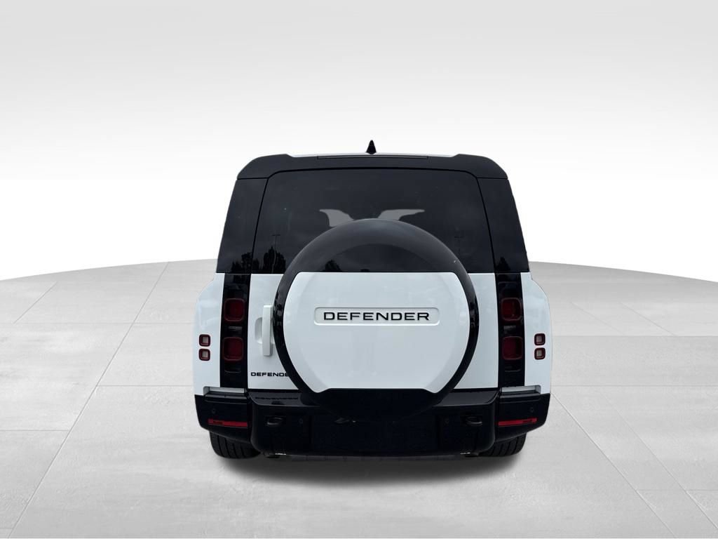 Used 2025 Land Rover Defender 130 X-Dynamic SE AWD/4WD image 7