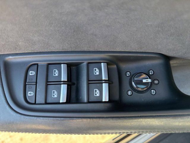 Used 2019 Audi Q8 Prestige w/ Luxury Package image 15