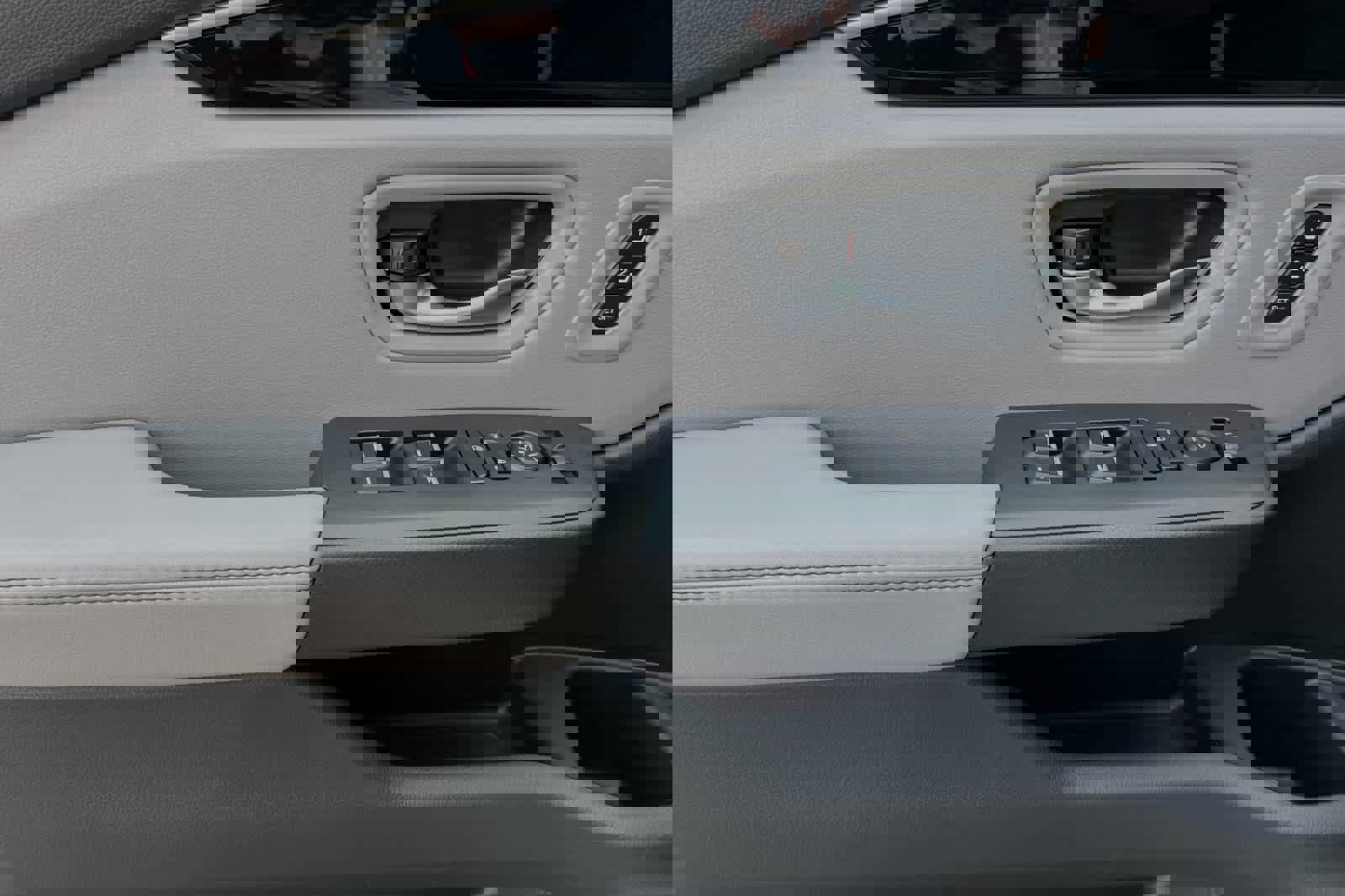 New 2025 Honda Pilot EX-L image 14