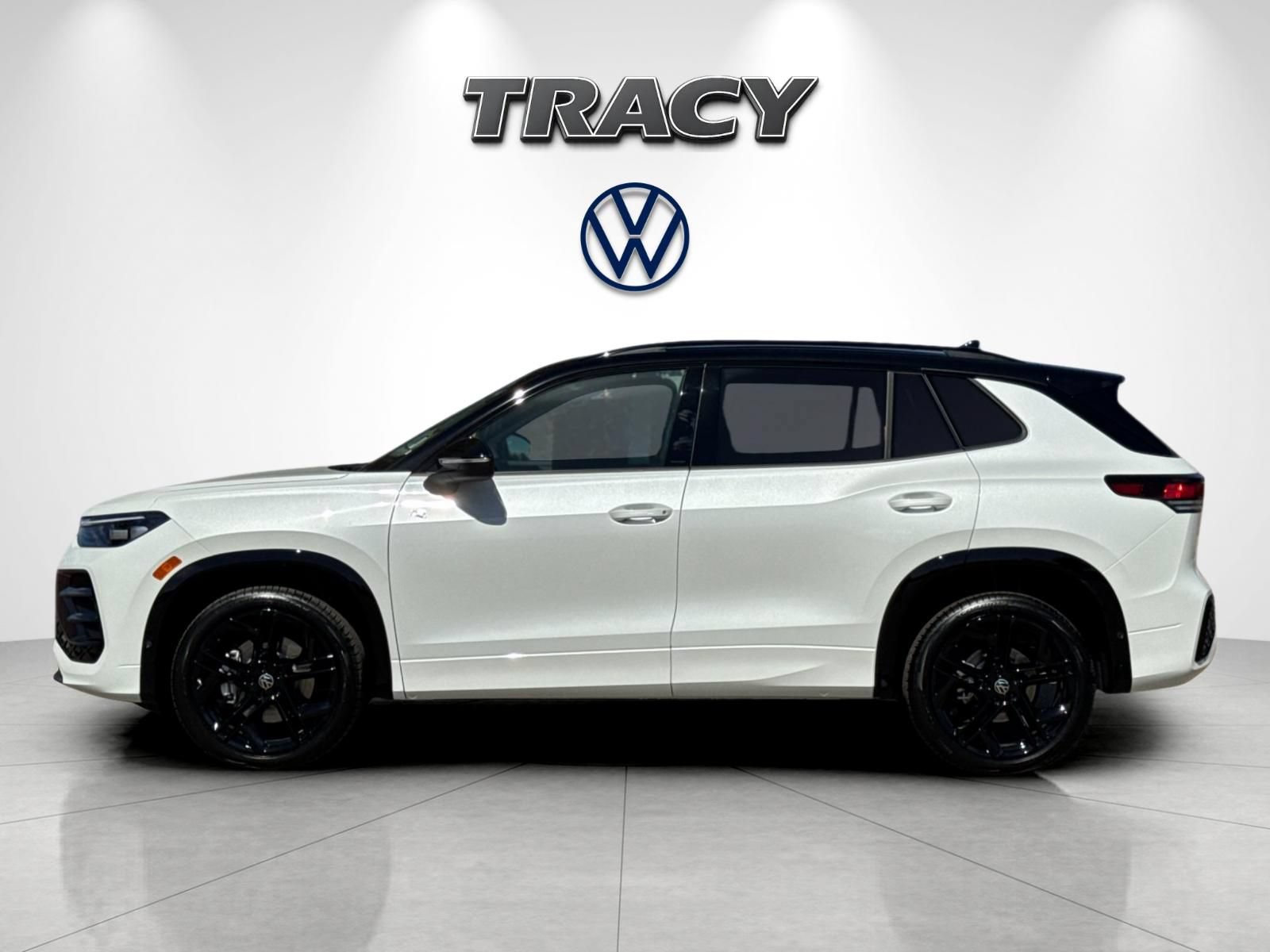 New 2026 Volkswagen Tiguan SE R-Line AWD/4WD image 7