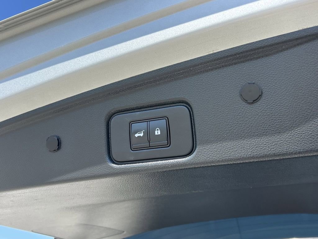 Used 2023 Nissan Pathfinder SL image 14