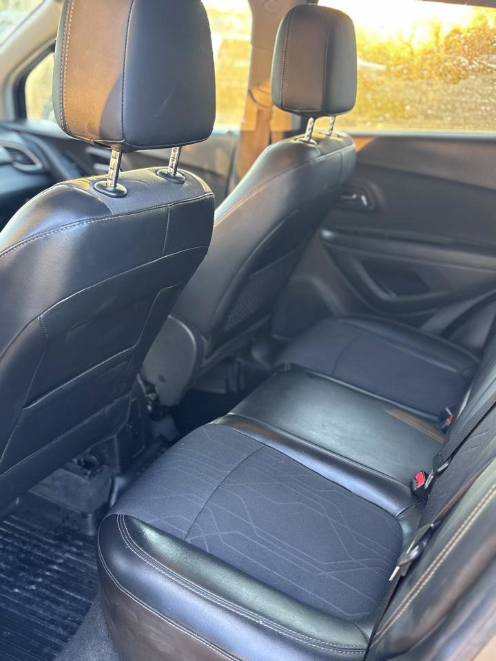 Used 2020 Chevrolet Trax LT AWD/4WD image 6