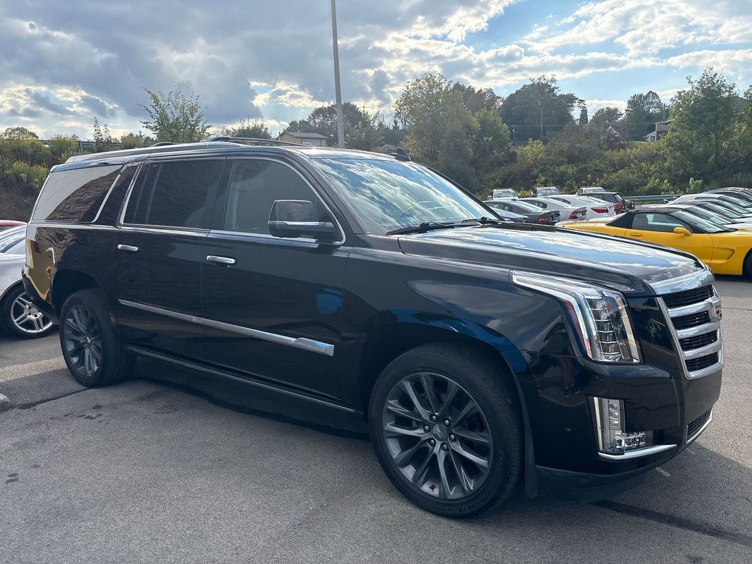Used 2019 Cadillac Escalade ESV Premium Luxury image 4