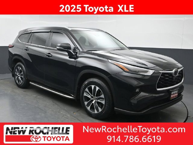 Used 2025 Toyota Highlander XLE