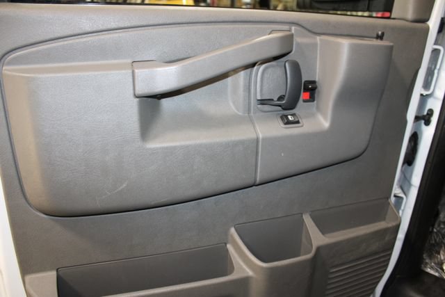 Used 2025 Chevrolet Express 3500 LT w/ LT Preferred Equipment Group RWD image 22