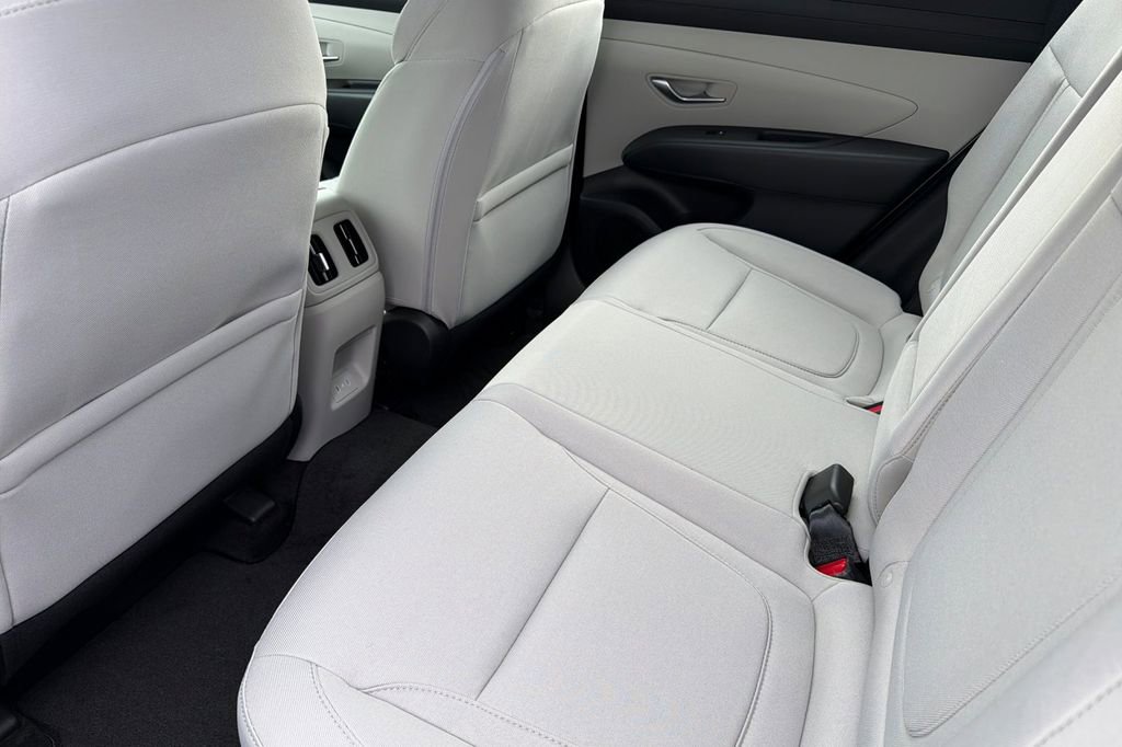 New 2026 Hyundai Tucson Blue SE image 10