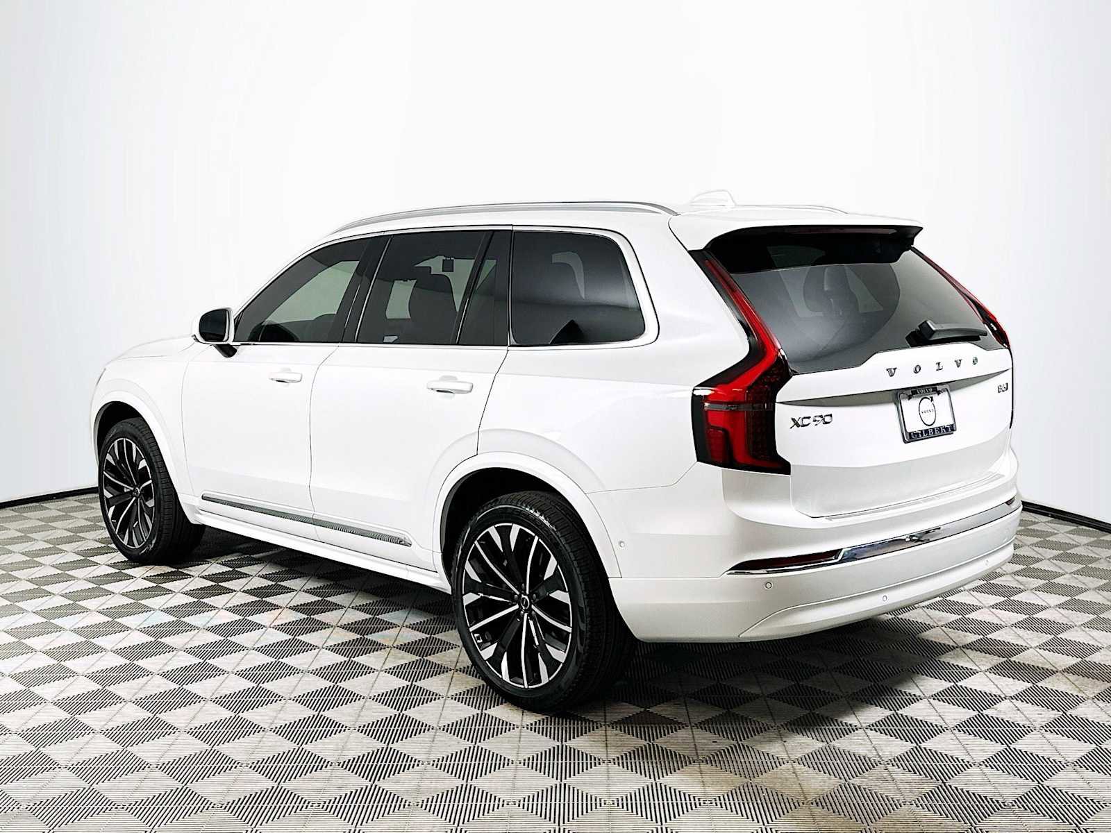 Used 2025 Volvo XC90 B6 Plus w/ Protection Package Premier image 5