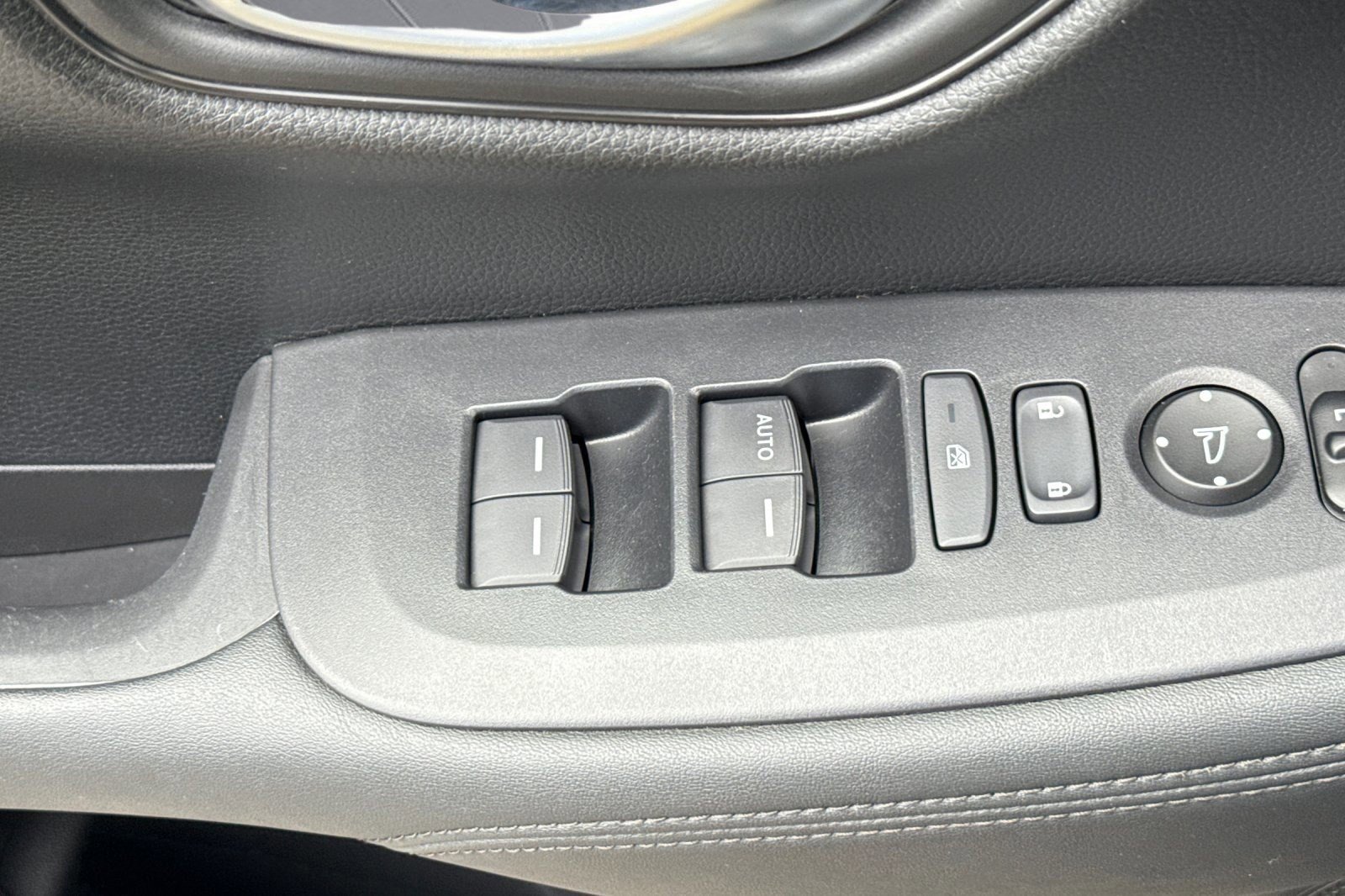 Certified 2023 Honda HR-V LX image 12