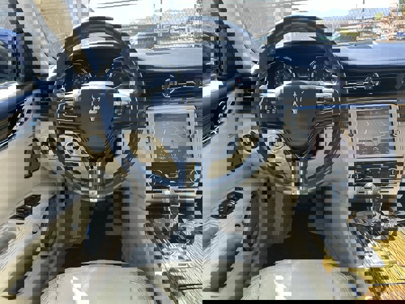 Used 2014 Maserati Quattroporte GTS RWD image 14