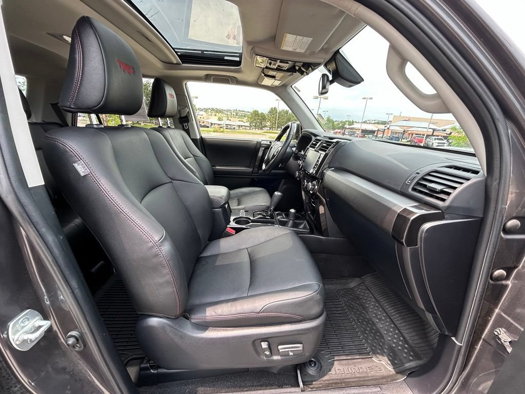 Used 2021 Toyota 4Runner Venture w/ Moonroof Package AWD/4WD image 33